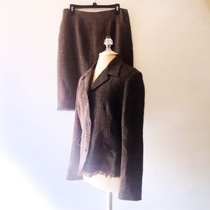 Harold’s 12 suit 2 piece EuC